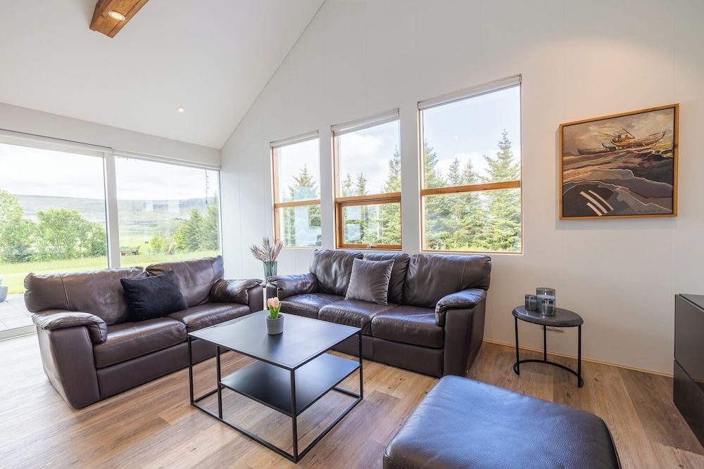 Laugavellir House and Tower Suite Luxury House 15