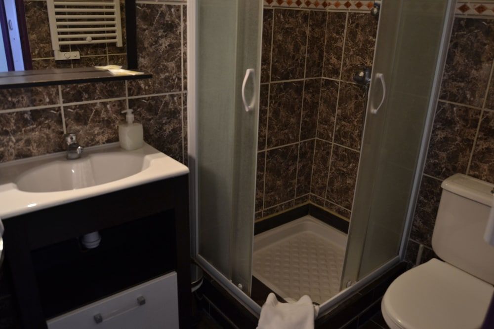 Will's Hotel Economy Double Room, 1 Double Bed 5