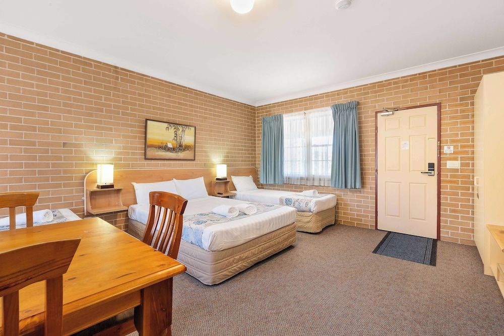 Standard Room, Multiple Beds, Non Smoking, Microwave