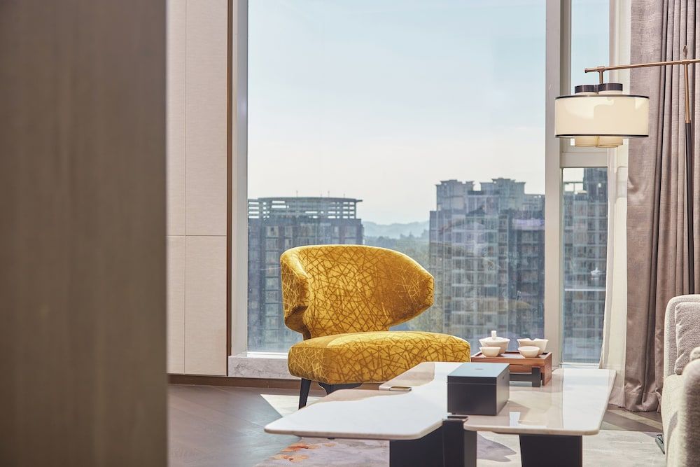 HUALUXE Leshan by IHG Suite, 1 King Bed 4