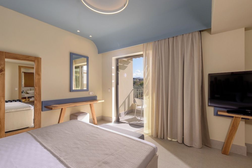 Classic Triple Room, Garden View