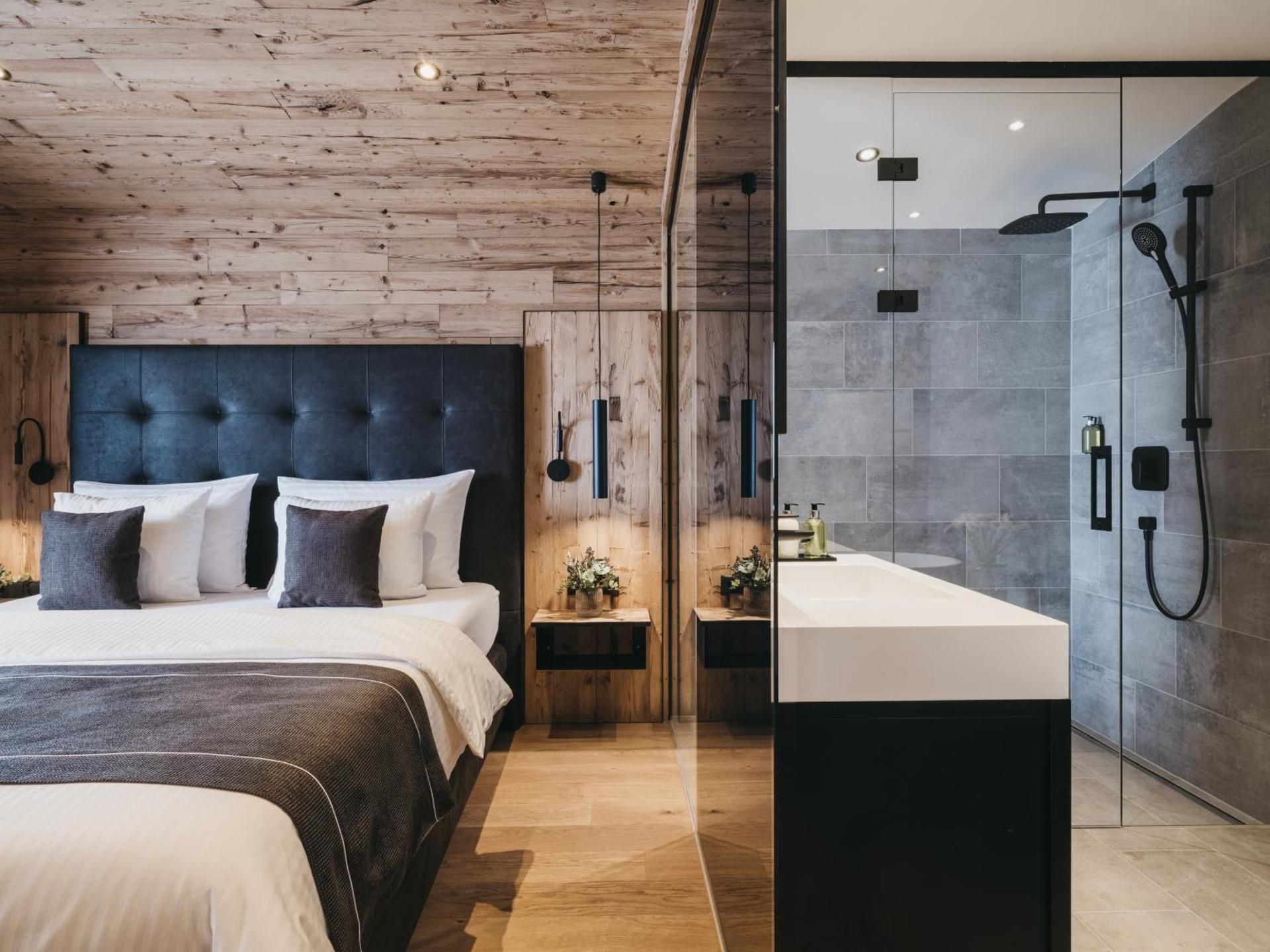 Grand Deluxe Room