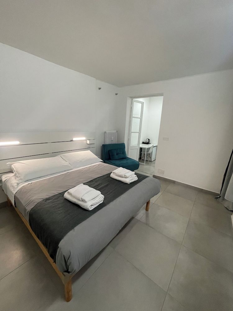 Double Room, 1 Queen Bed