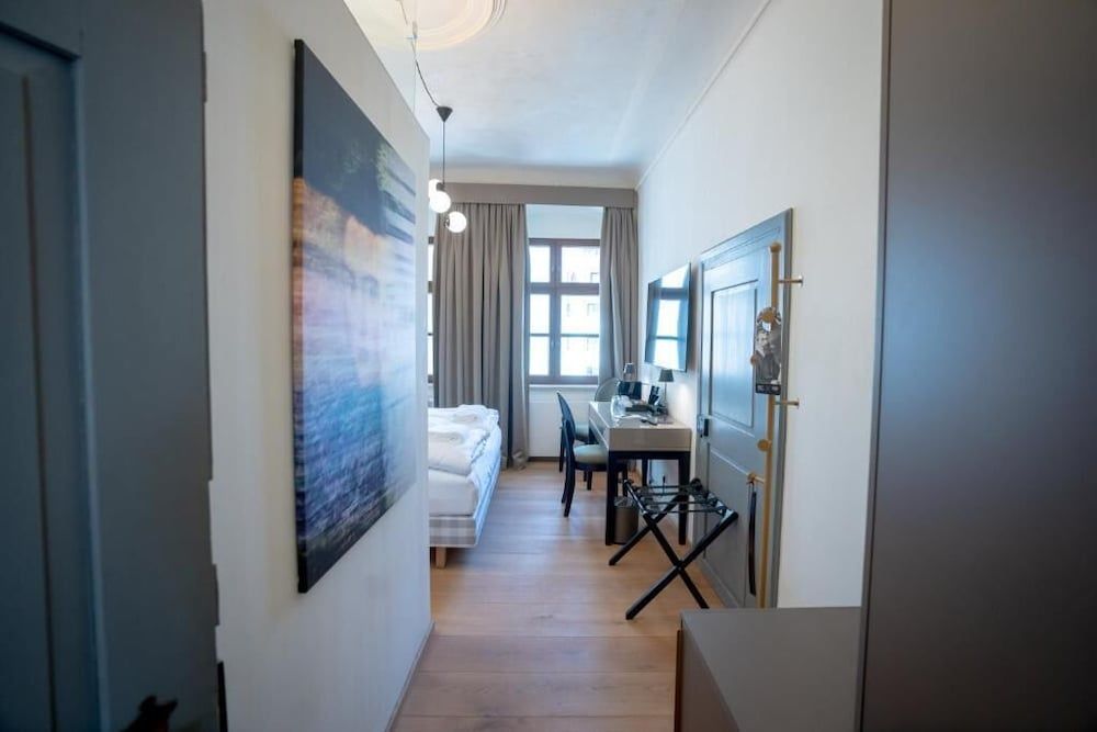 Maxim Suites by Elias Holl Standard Double Room 24