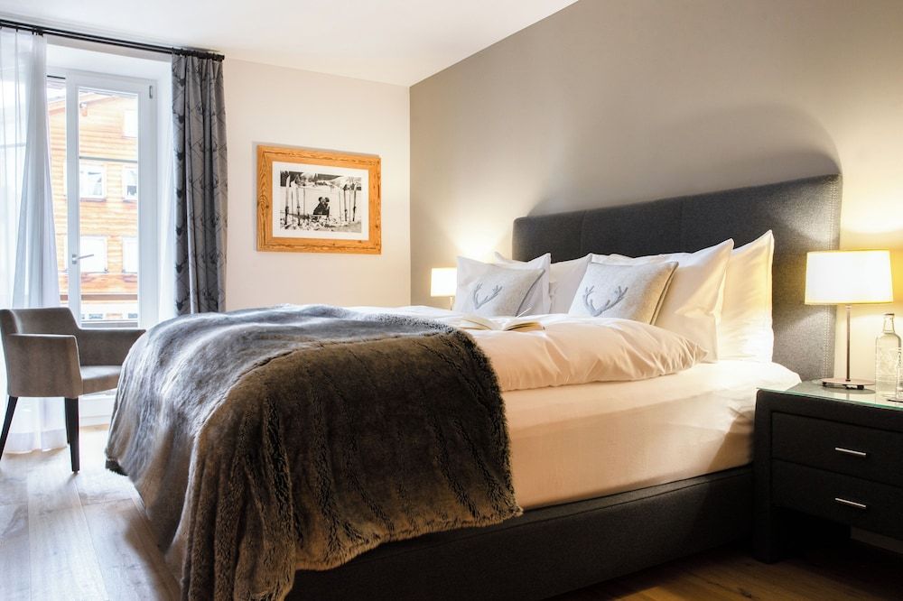 Adula Hotel Alpine Suite 3