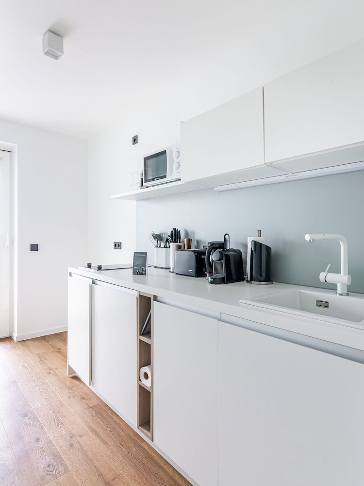 Limehome Wolfsburg Porschestraße One-bedroom Suite XL with balcony 10