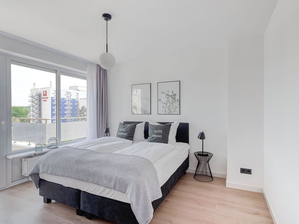 Limehome Wolfsburg Porschestraße Three-Bedroom Suite with terrace 3