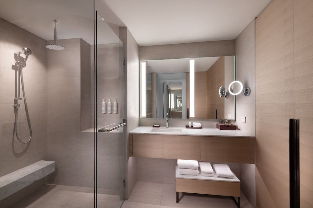 Adelaide Marriott Hotel Deluxe Room, 2 Double Beds, City View 5