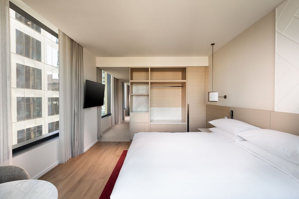 Adelaide Marriott Hotel Superior Accessible Room, 1 King Bed 2