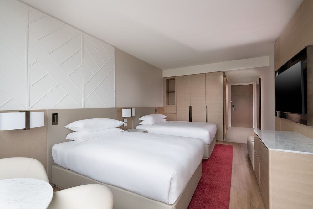 Adelaide Marriott Hotel Deluxe Room, 2 Double Beds, City View 2