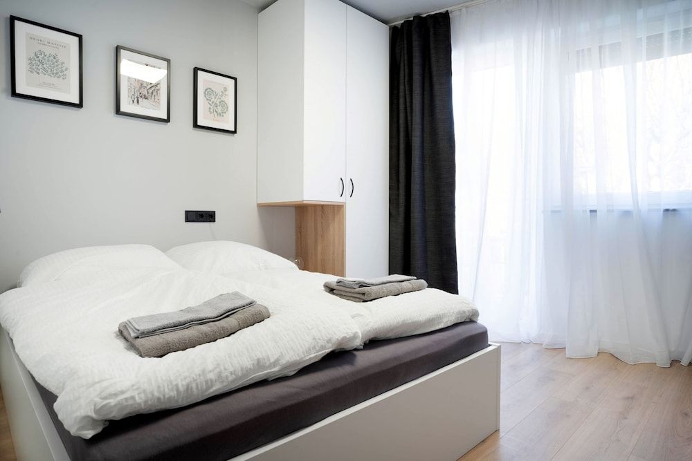 Comfort Studio, 1 Queen Bed, Balcony