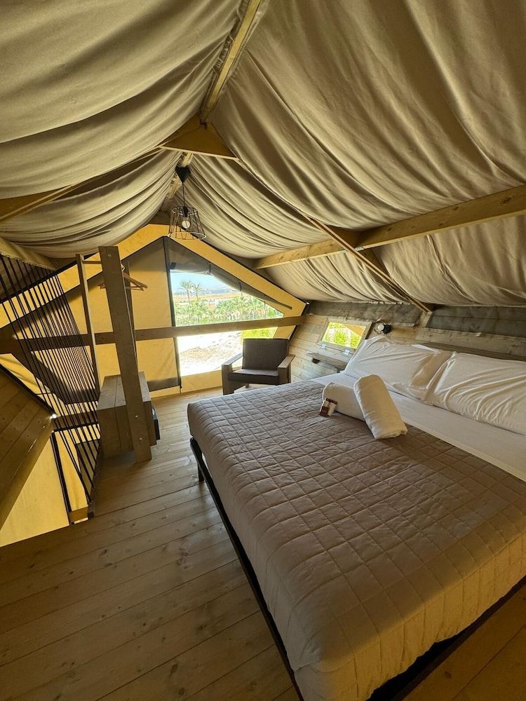 Deluxe Tent