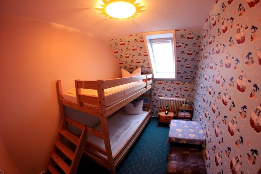 Hotel Restaurant Zum Postillion Family Room for 4 people 6