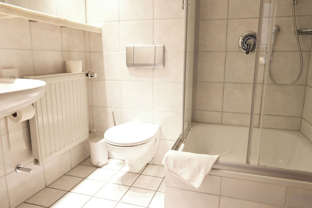 Vivotel Buerer Hof Standard Single Room 7