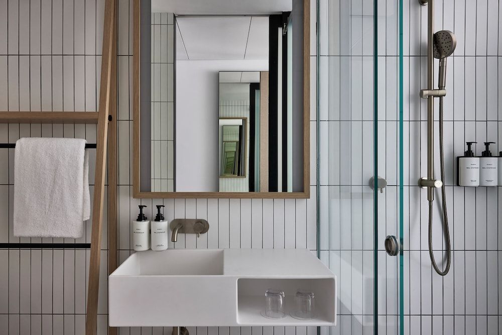 Little National Hotel Newcastle Standard Room, 1 King Bed 5