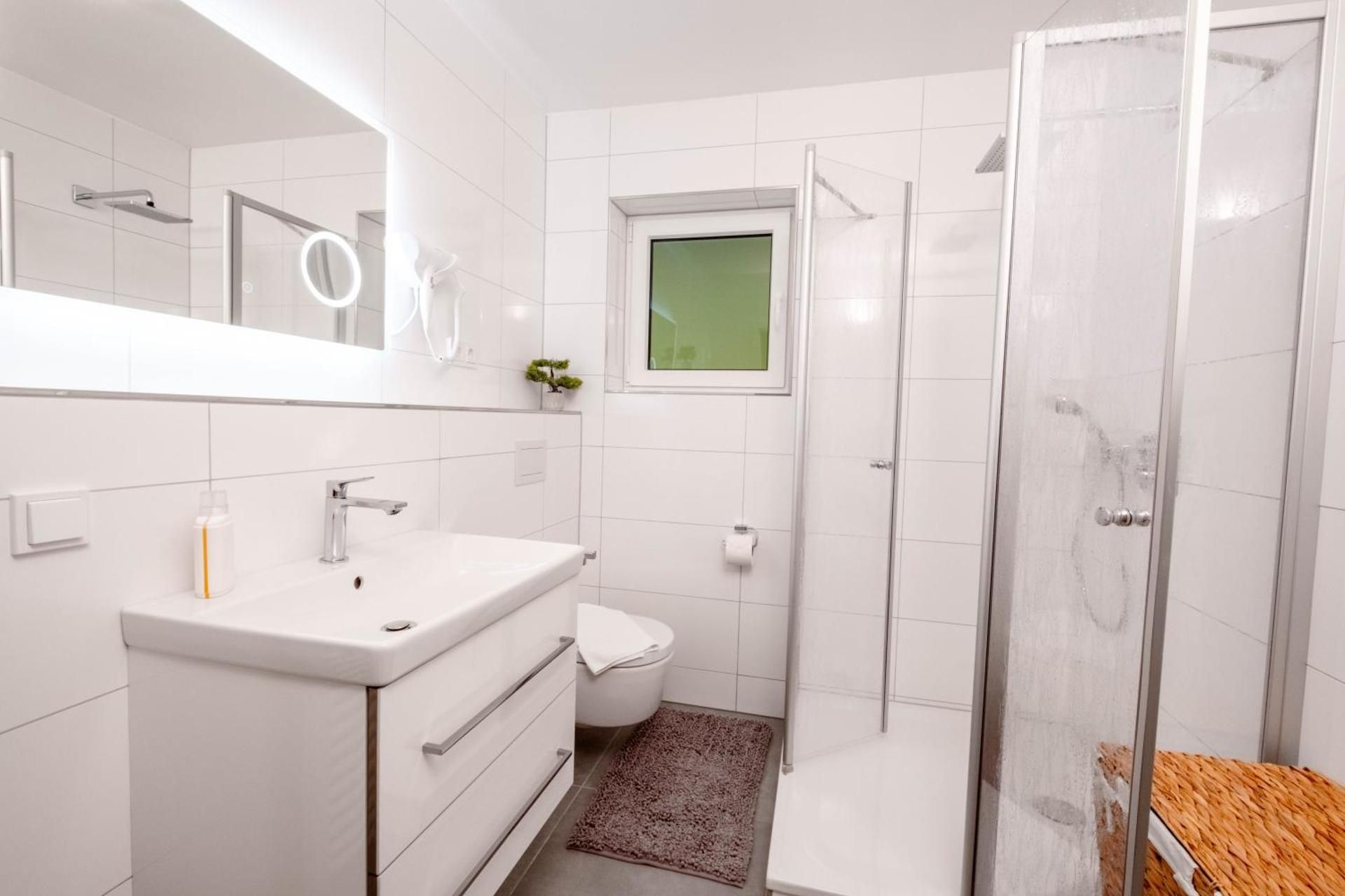 Three-Bedroom Apartment - Annex