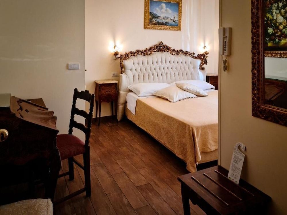 B&B Joan's Heritage Superior Double Room 4