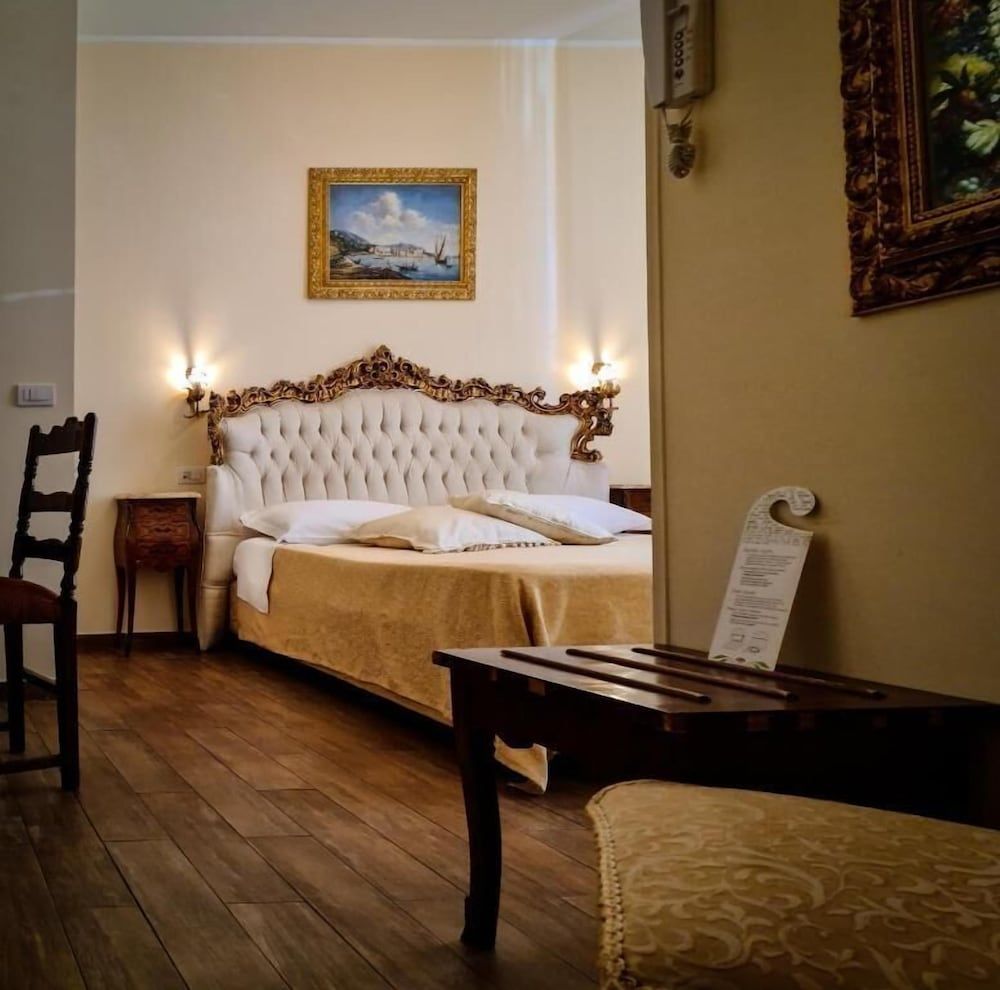 B&B Joan's Heritage Superior Double Room 3