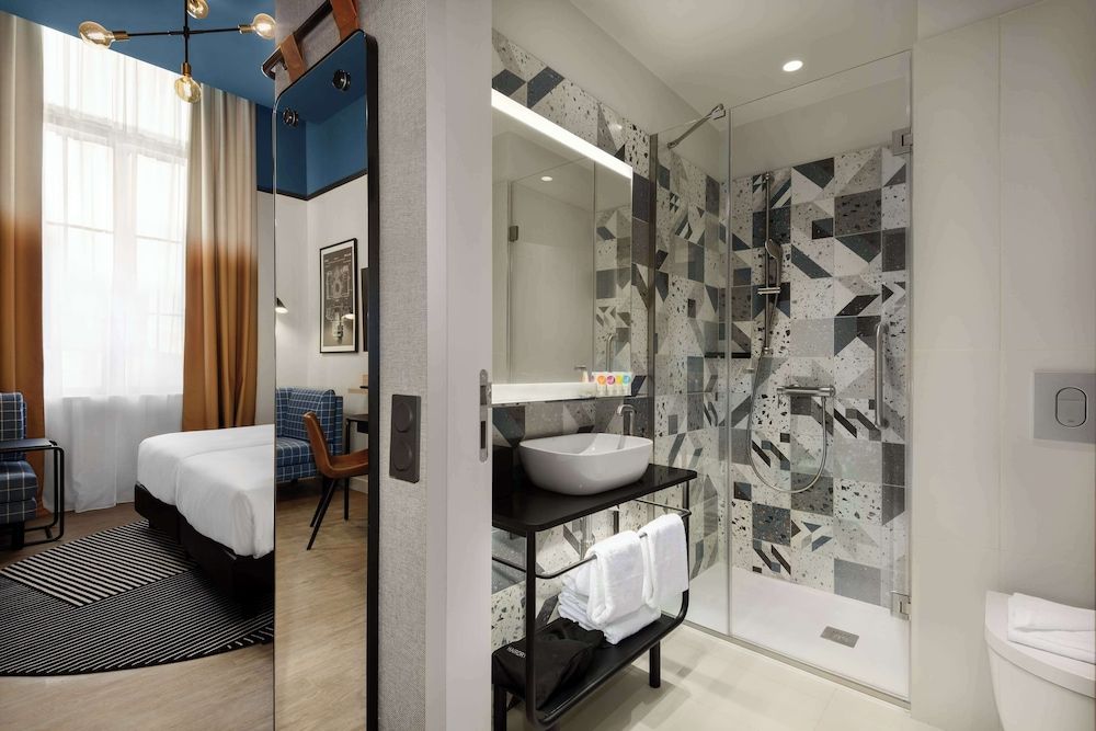 Hyatt Place Rouen Room, 2 Twin Beds, Garden View 5