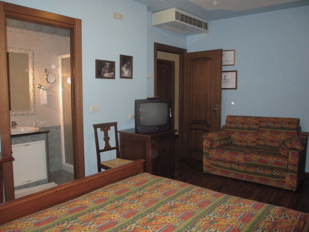 Classic Single Room