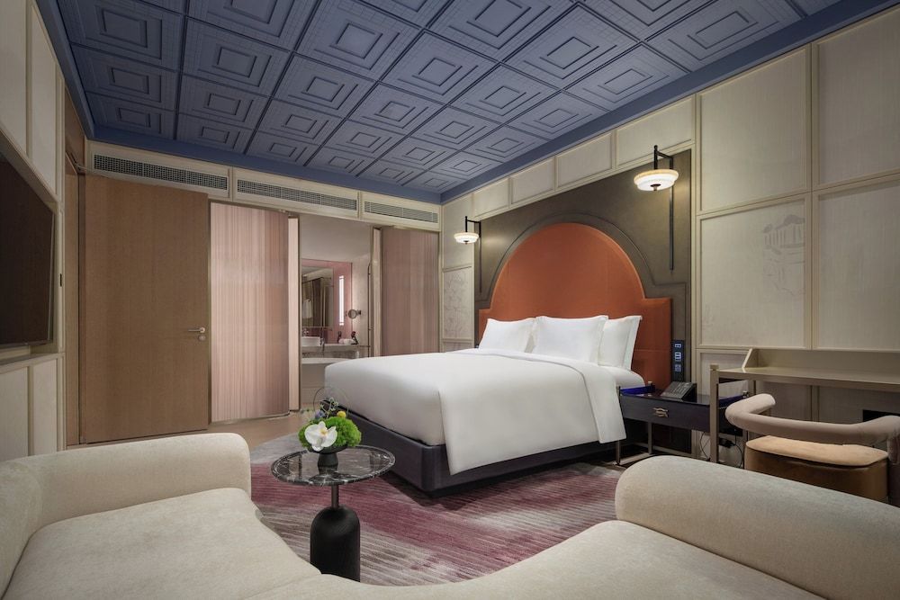 Hotel Indigo Wuxi Taihu New City by IHG Standard Room, 1 King Bed, Garden View 5