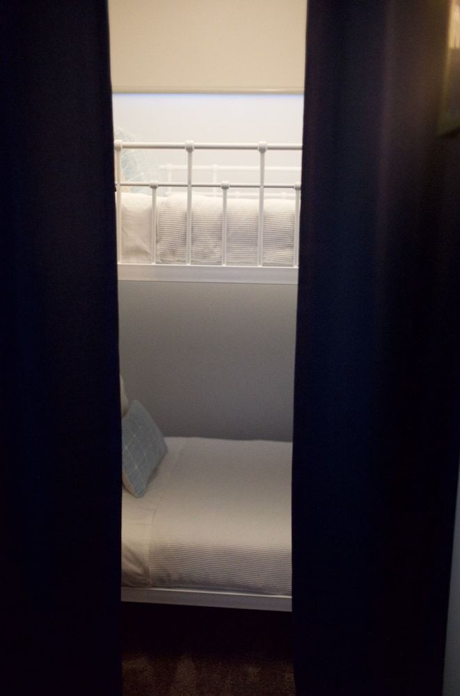 Bay Of Fires Apartments Luxury Suite, 2 Bedrooms (Family Suite 9) 6