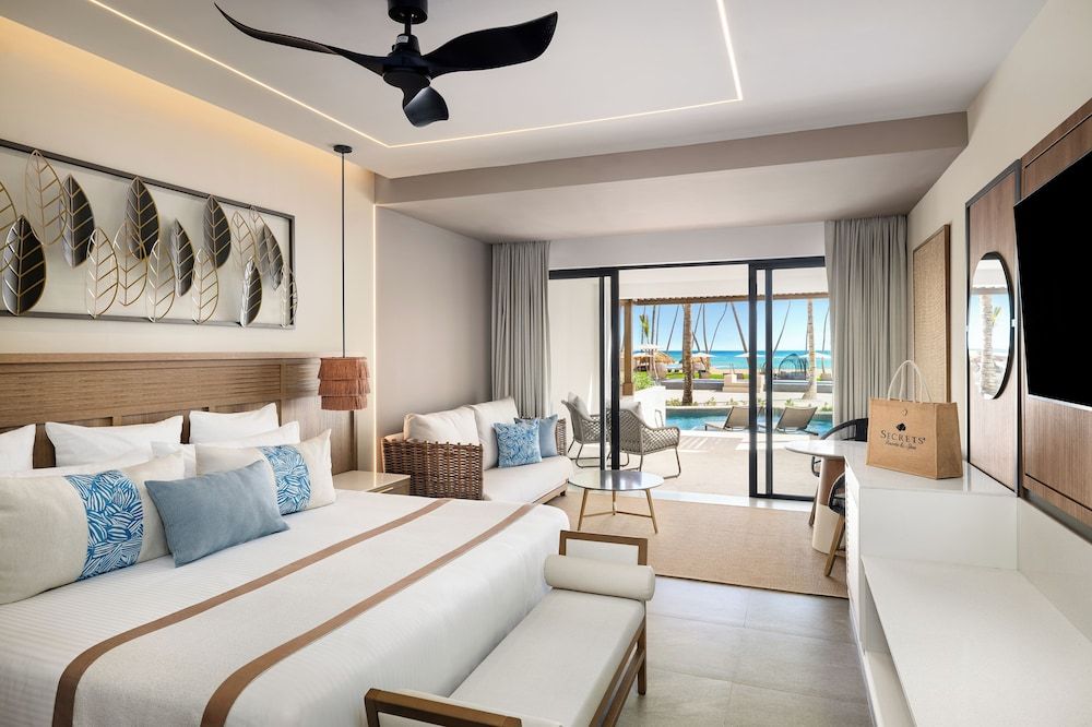 Preferred Club Jr Suite Ocean View King