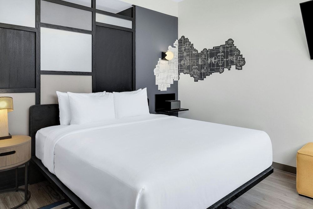 Aloft Guest Room King Bed - Limited View