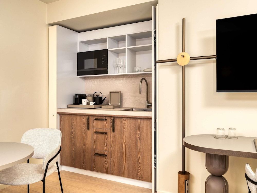 Mövenpick hotel Brussels Airport Junior Suite, 1 Double Bed 7