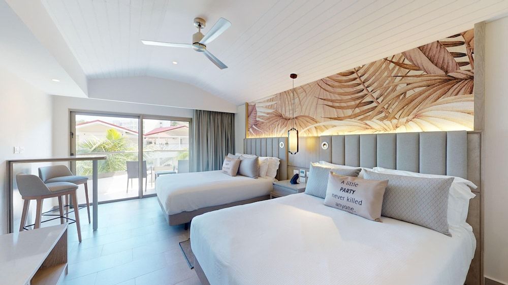 Luxury Garden view Room