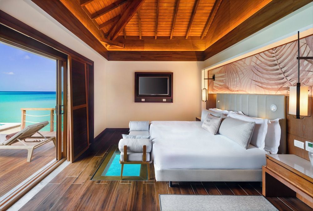 Luxury Junior Sunset Overwater Suite Diamond Club
