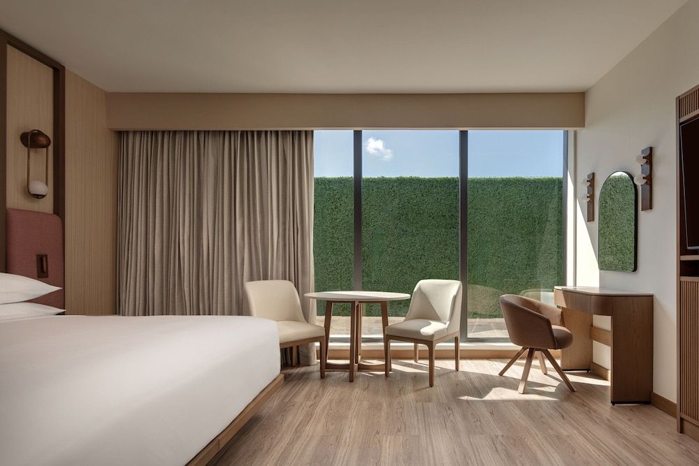 Standard Room, 1 King Bed