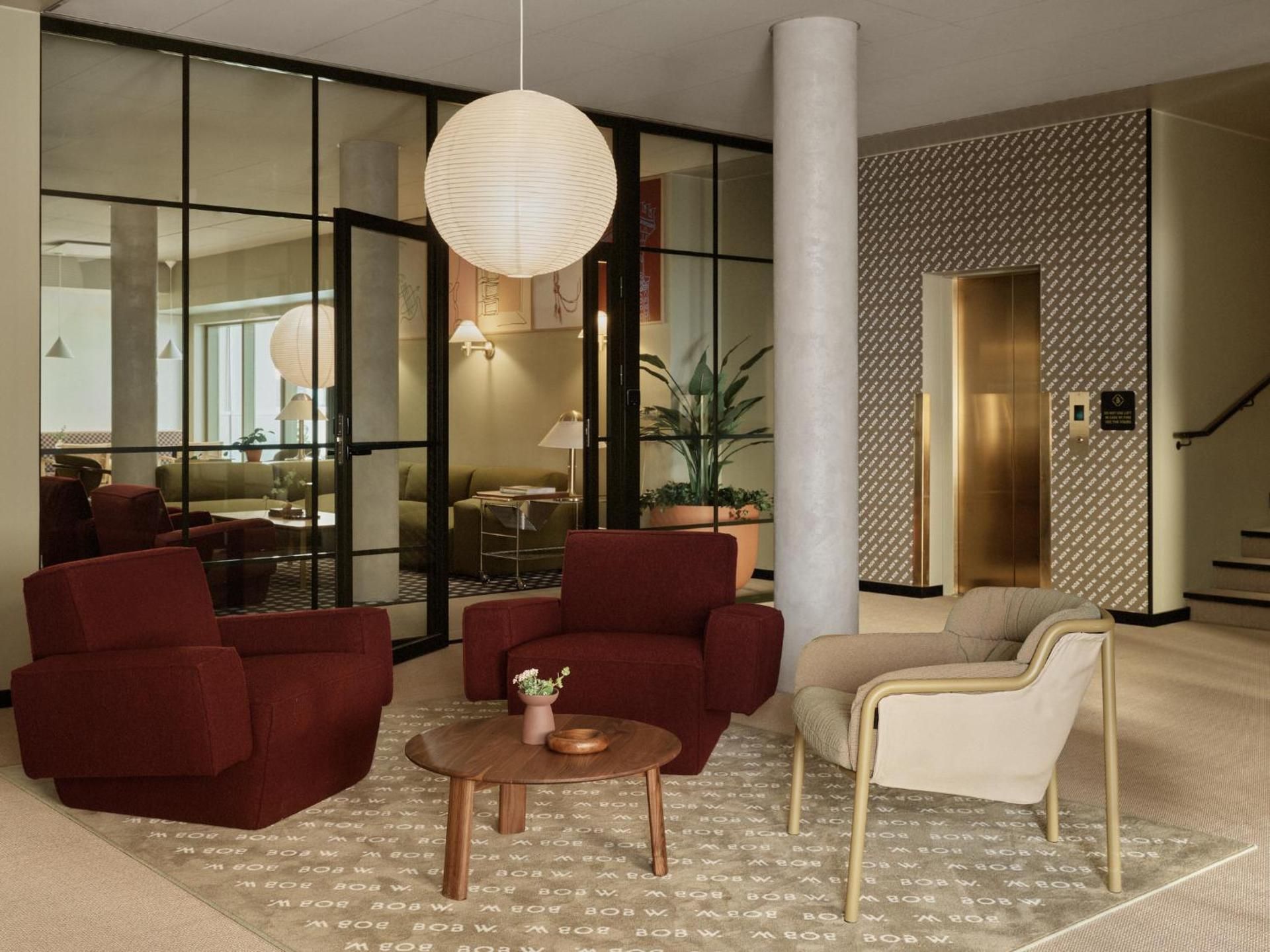 shared lounge/tv area