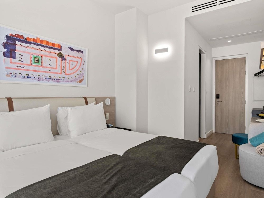 Mercure Larnaca Finikoudes Beach Classic Room, 2 Twin Zip Beds 2