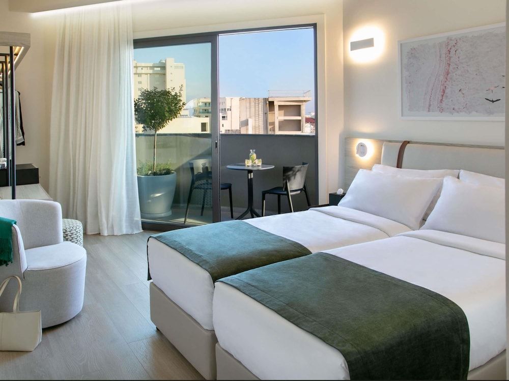 Mercure Larnaca Finikoudes Beach Classic Room, 2 Twin Zip Beds