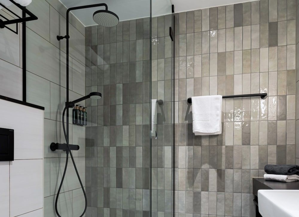 Clarion Hotel Helsinki Airport Standard Room, 1 King Bed, Courtyard View 5