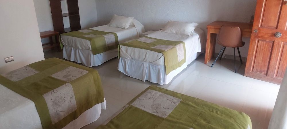 Hare Rapa Nui by Chez Joseph Family Quadruple Room