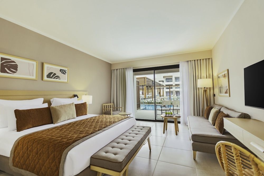 JAZ Elite Amara Superior Room, Pool View (Queen or Twin) 2