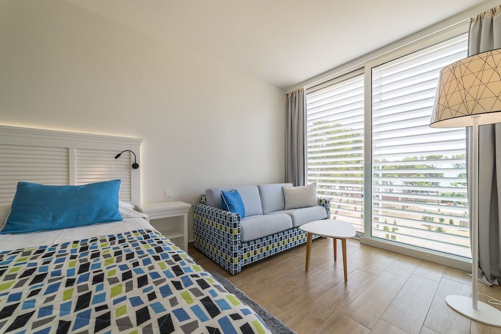 Double or Twin Room +2 27m² Courtyard/Park View with French Balcony