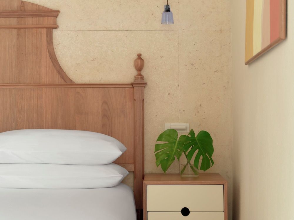 Suite, 1 King Bed (Colonial)