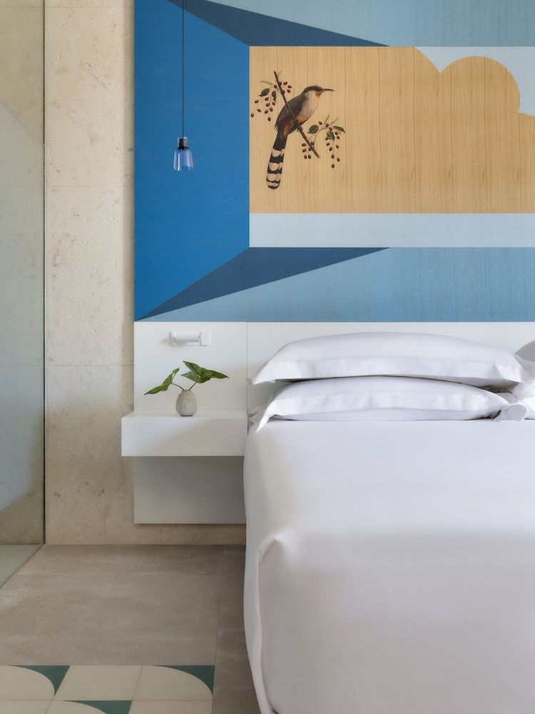 Room, 1 King Bed (Essential)