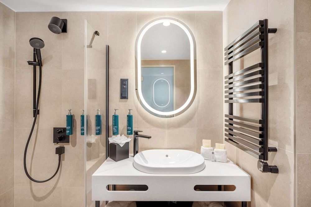 Hilton Garden Inn Debrecen City Center Family Double Room, 1 King Bed