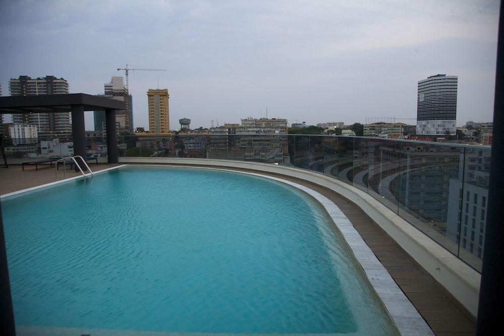 Rooftop pool