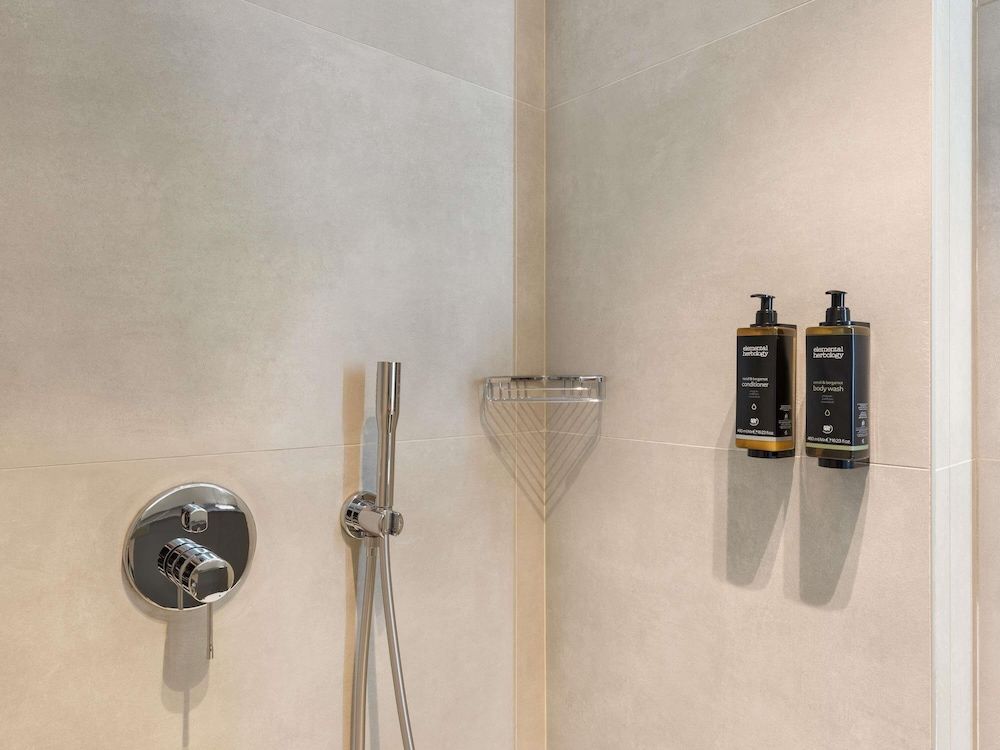 Mercure Tirana Classic Double Room, 1 King Bed 4