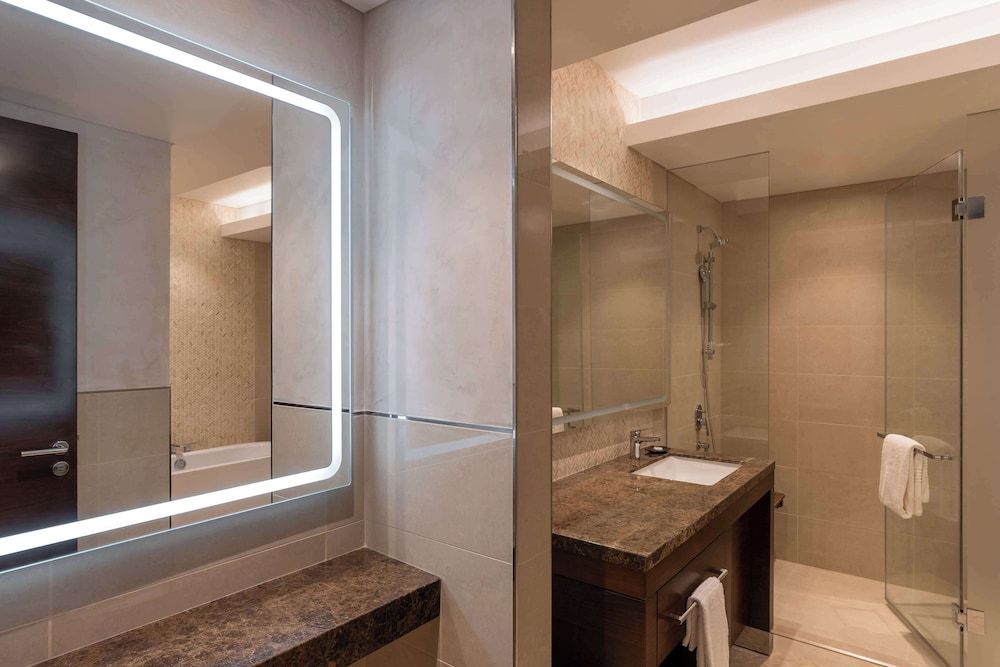 Radisson Blu Hotel, Conakry Premium Room, Balcony, Ocean View 9