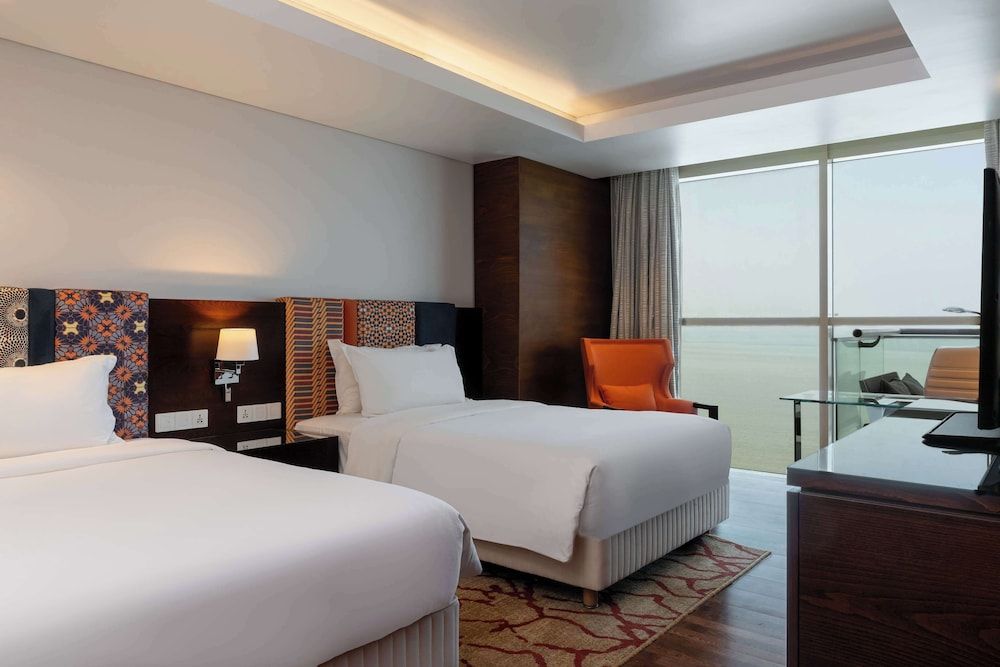 Radisson Blu Hotel, Conakry Premium Room, Balcony, Ocean View 3