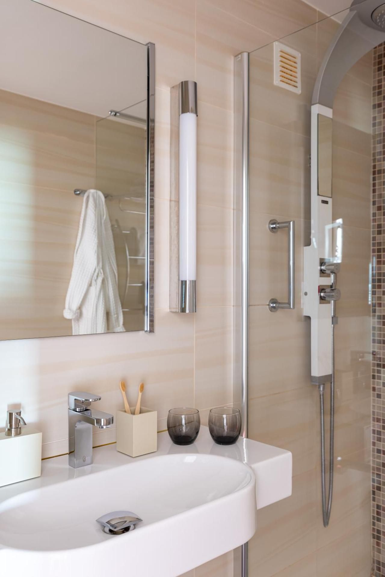 Deluxe Twin Room with Sea View