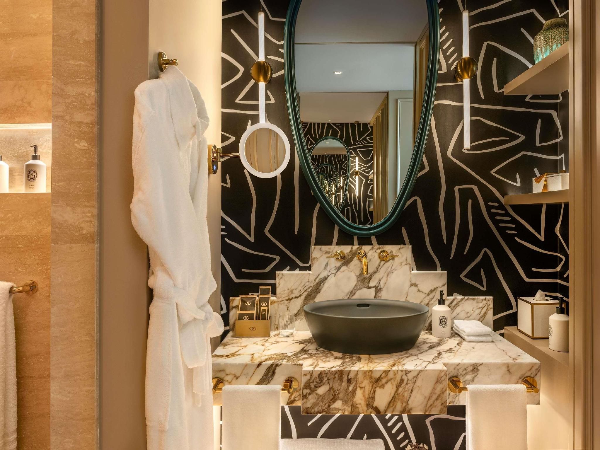 Luxury Club Room, Club Millesime access, 1 King Bed