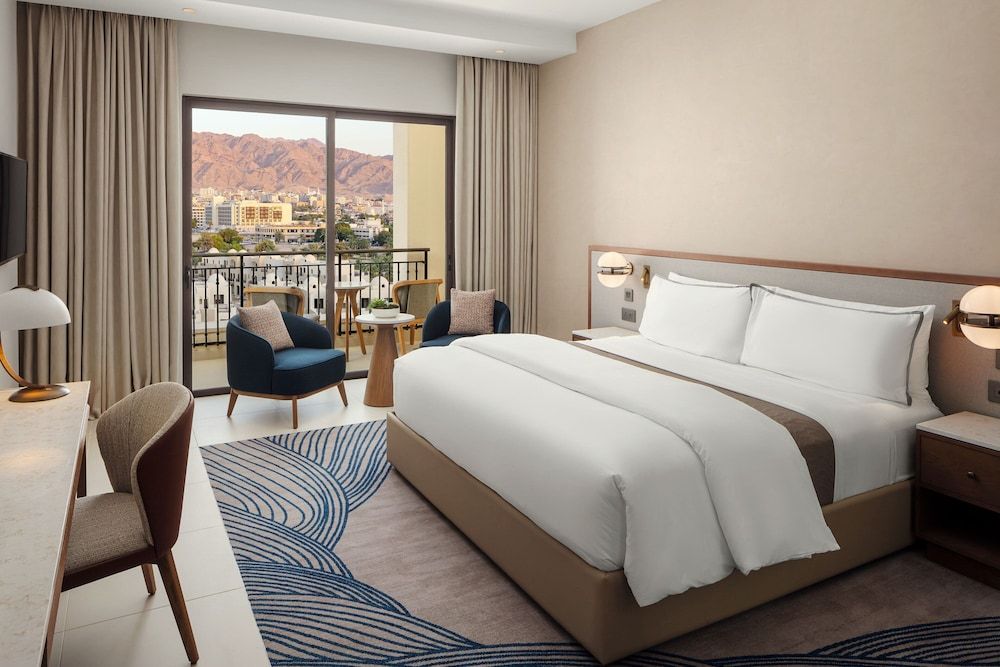 Classic Room, 1 King Bed, Balcony, Mountain View