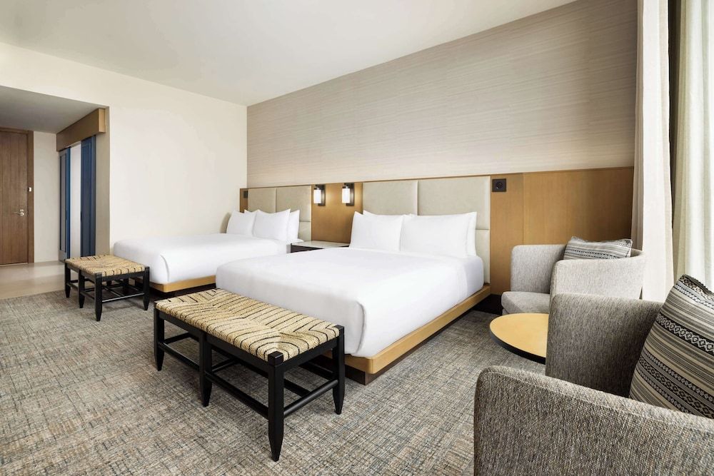 Hotel Santiago, Curio Collection by Hilton Room, 2 Queen Beds, Mountain View 3